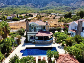 4 Bedroom Deluxe Villa with Mountain and Sea View